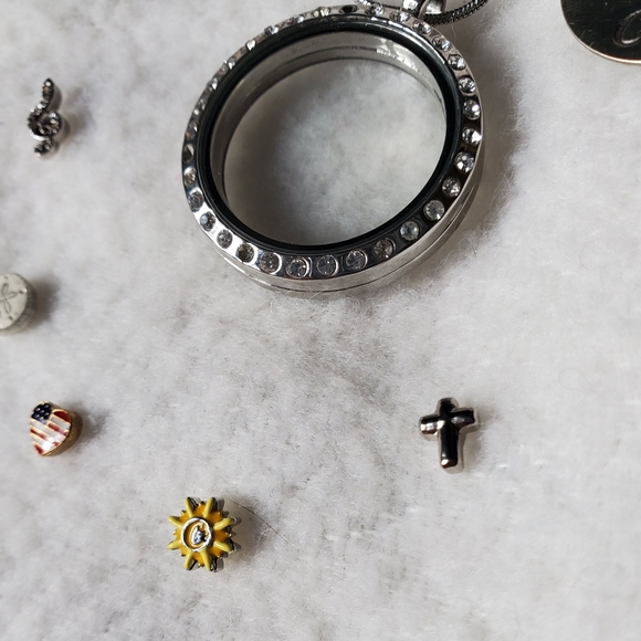 Original Owl Neclace and charms - Picture 2 of 3